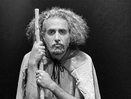 «چراغ گاز» تئاتری که بعد از فوت کارگردان به صحنه رسید