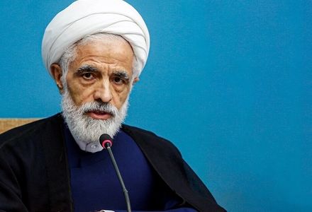 مجری زن صداوسیما اسم ظریف را سانسور کرد!