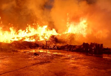 انبار شرکت ‎میهن آتش گرفت